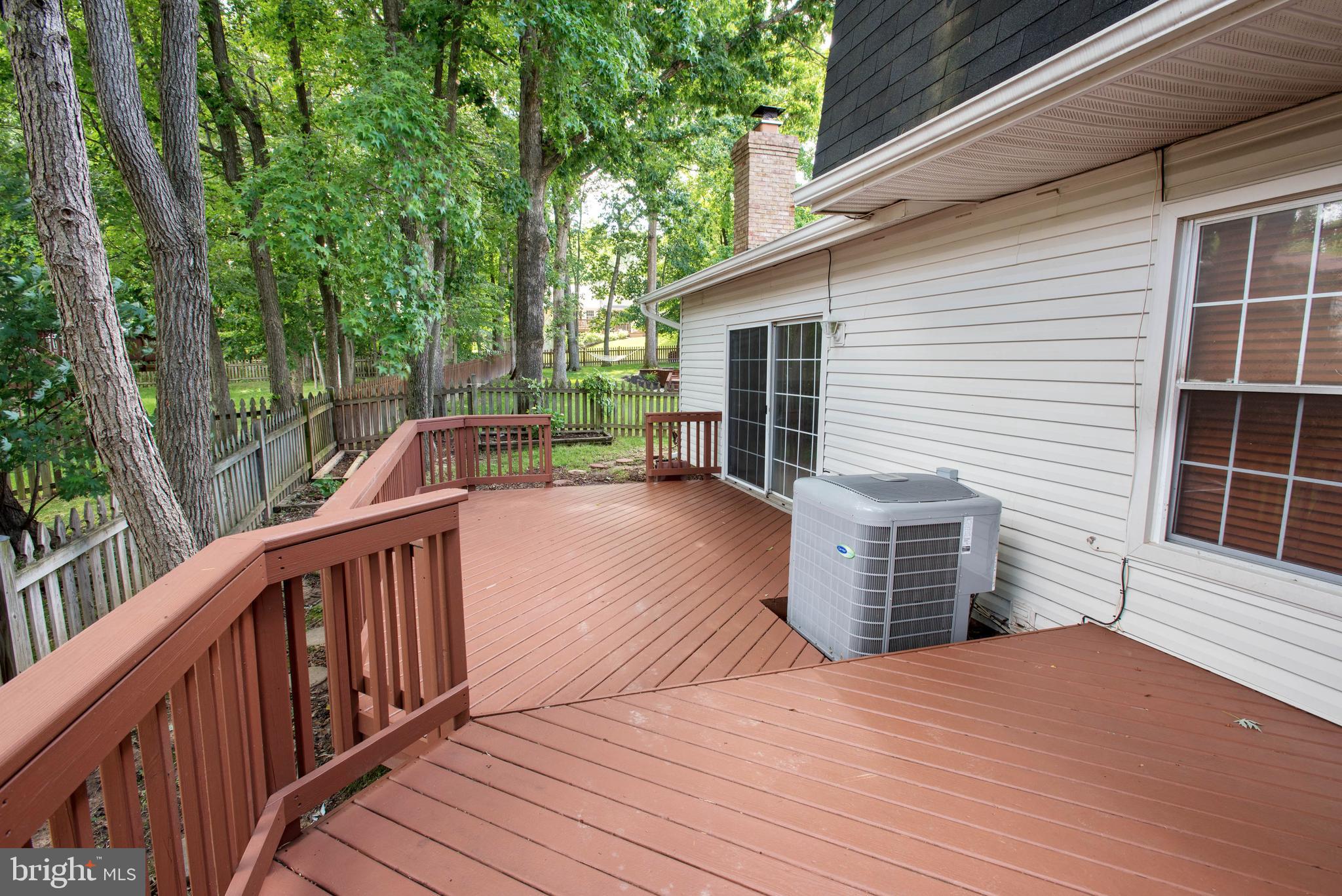 8902 Spur Road Springfield, VA 22153 - Photo 32 of 34 Deck