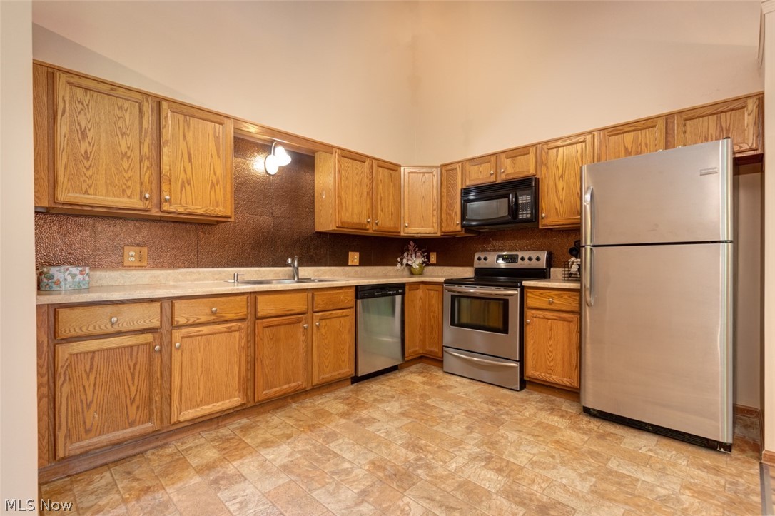 8429 Hendricks Road Mentor, OH 44060 - Photo 5 of 26