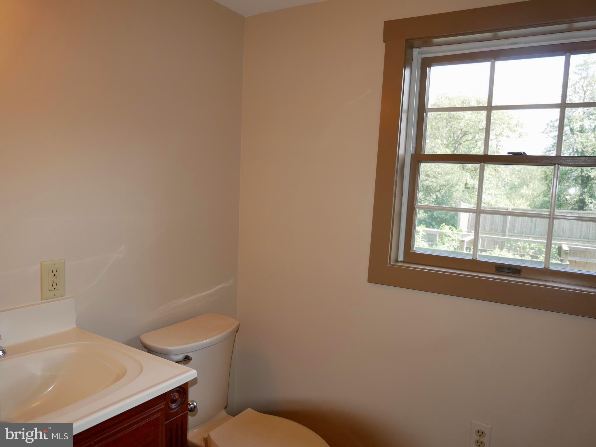 15335 Dover Road Reisterstown, MD 21136 - Photo 24 of 58 Full Bath main level