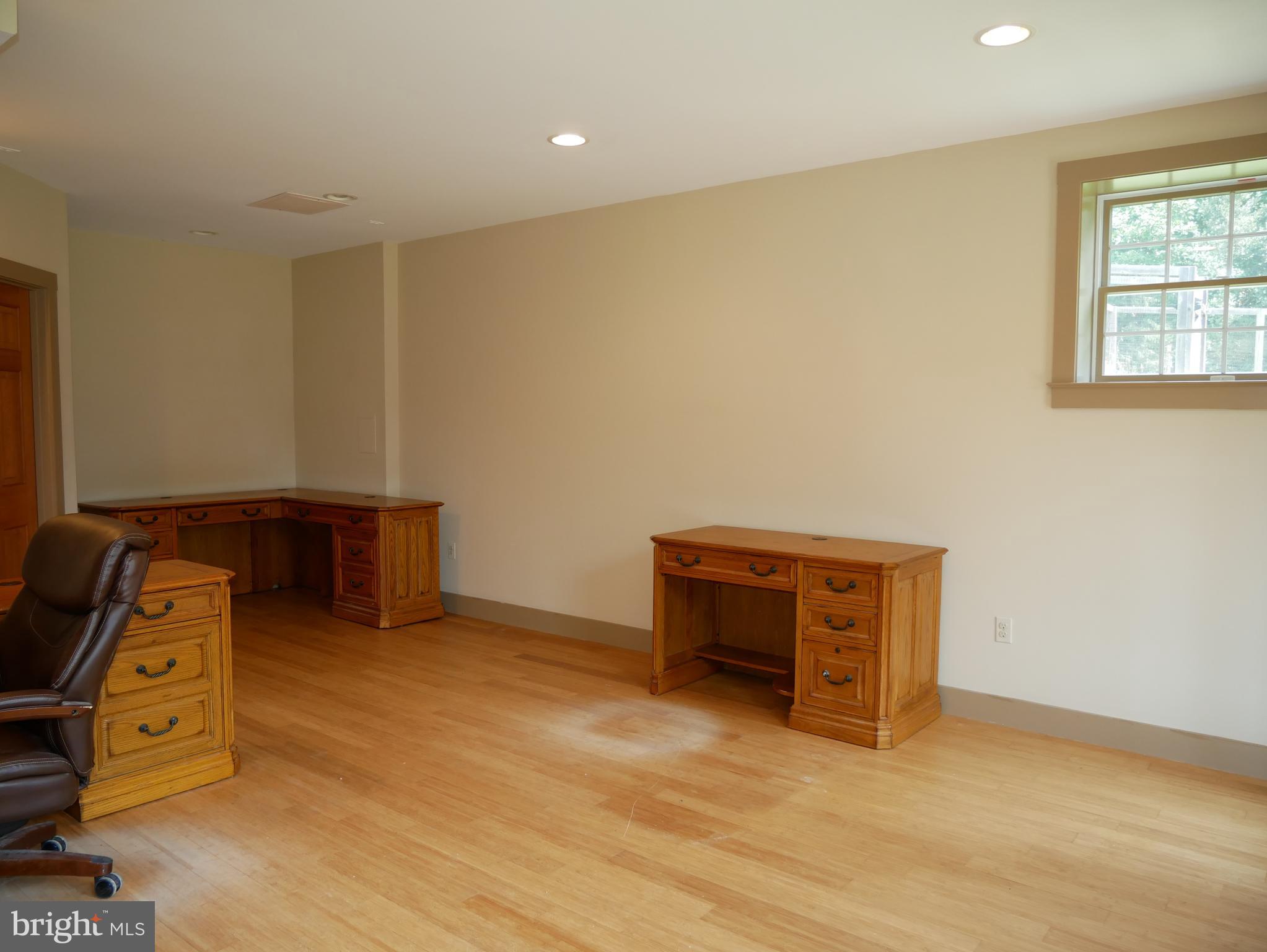 15335 Dover Road Reisterstown, MD 21136 - Photo 45 of 58 Office furniture stays if desired