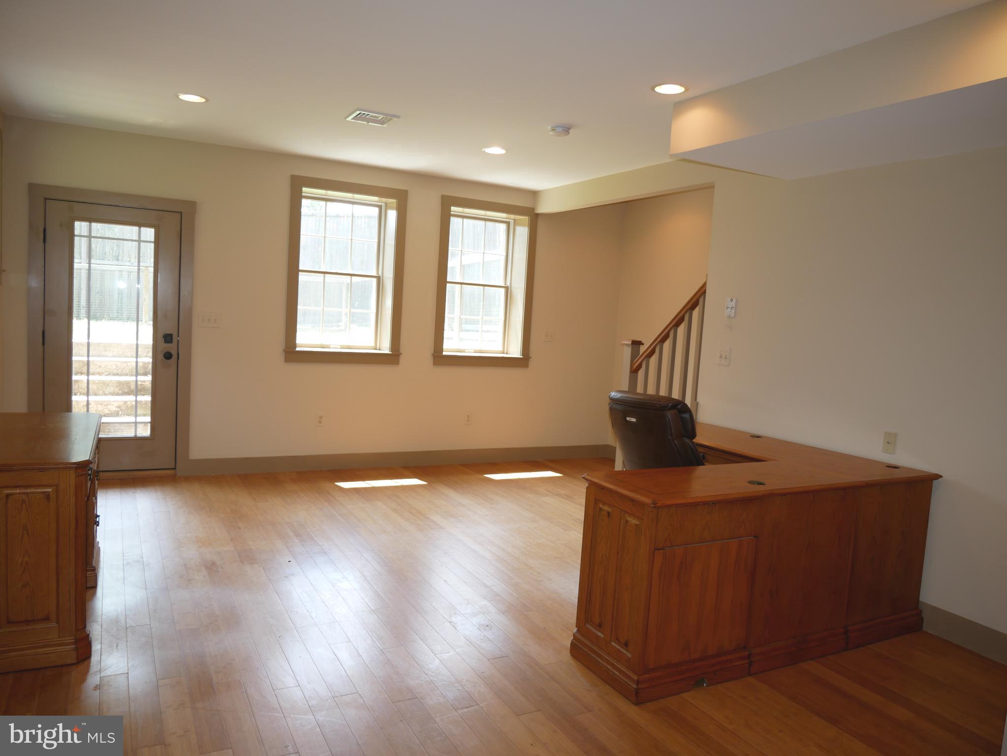 15335 Dover Road Reisterstown, MD 21136 - Photo 46 of 58 Outside access to enclosed yard