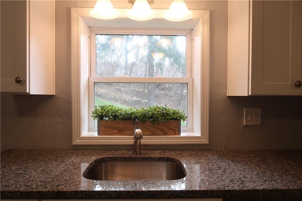 377 Skellytown Road Irwin, PA 15642 - Photo 4 of 24 Gallery Image 4