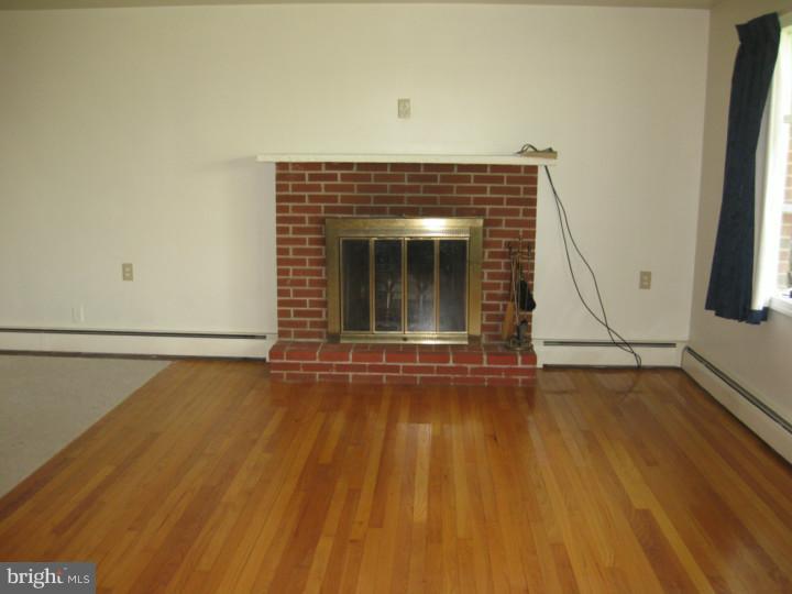 1319 State Road Phoenixville, PA 19460 - Photo 3 of 15 Living Room