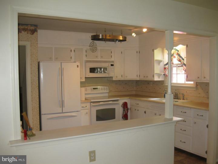 1319 State Road Phoenixville, PA 19460 - Photo 5 of 15 Kitchen