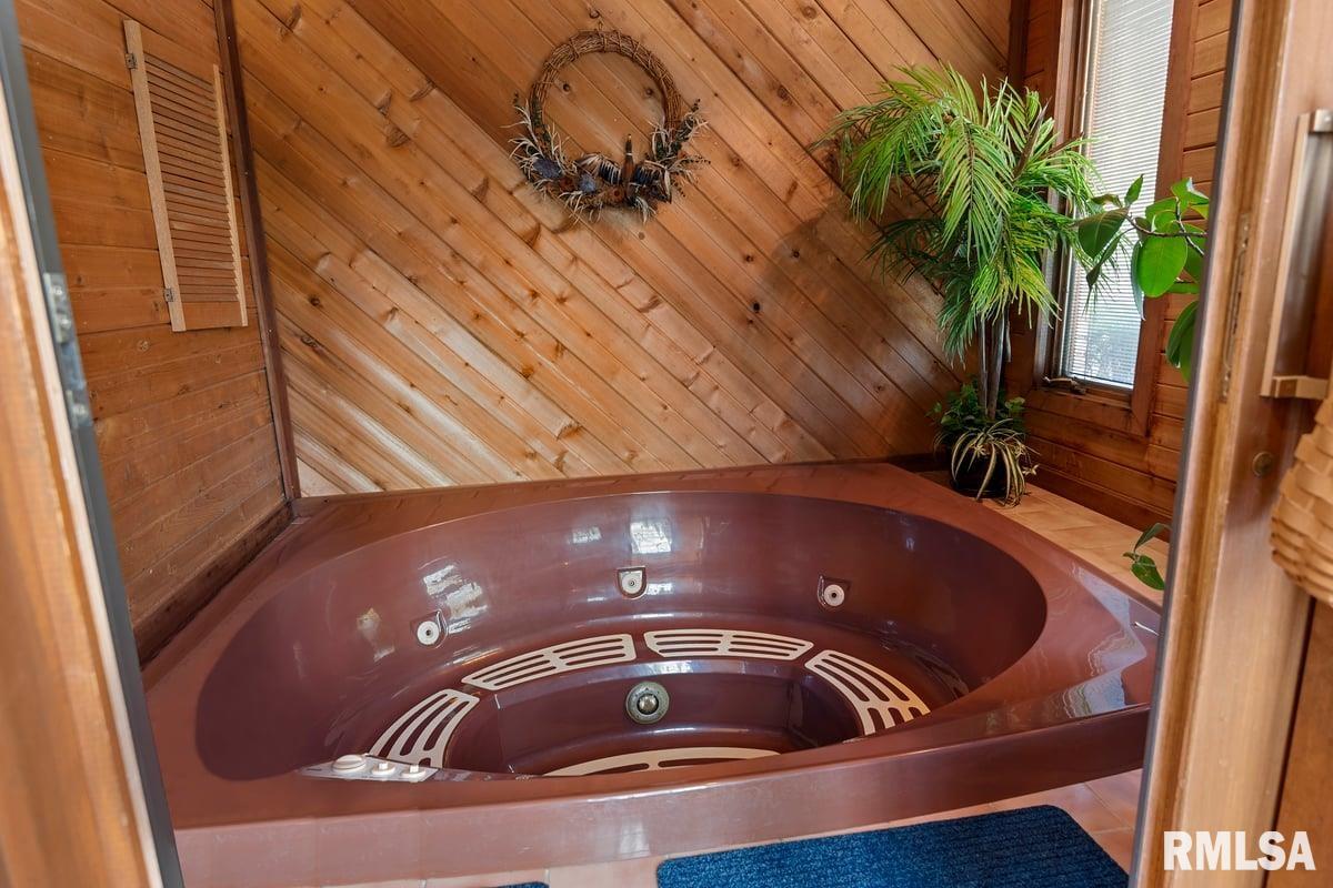 2223 Cardinal Drive Springfield, IL 62704 - Photo 35 of 92