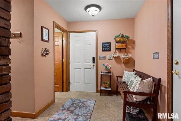 $675,000 | 2223 Cardinal Drive, Springfield, IL 62704