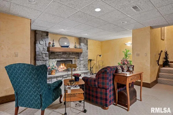 $675,000 | 2223 Cardinal Drive, Springfield, IL 62704