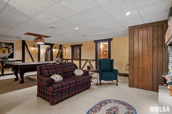 $675,000 | 2223 Cardinal Drive, Springfield, IL 62704