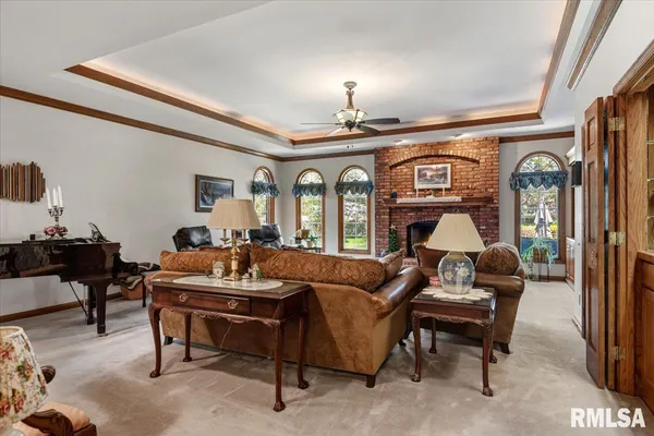 $675,000 | 2223 Cardinal Drive, Springfield, IL 62704