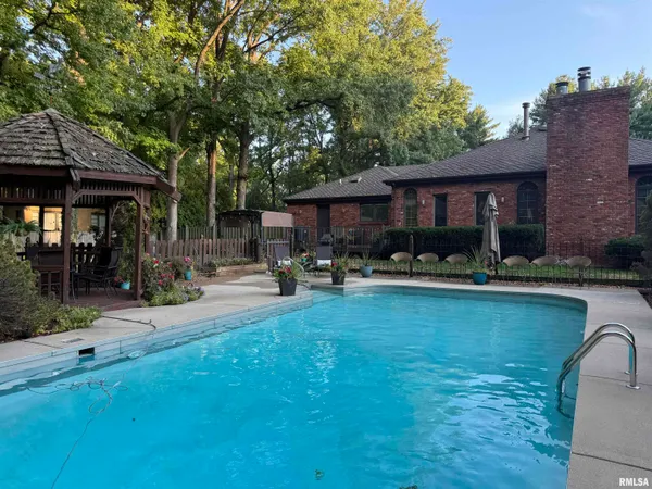 $675,000 | 2223 Cardinal Drive, Springfield, IL 62704