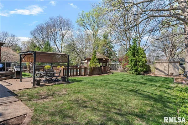 $675,000 | 2223 Cardinal Drive, Springfield, IL 62704