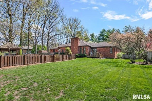 $675,000 | 2223 Cardinal Drive, Springfield, IL 62704
