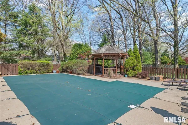 $675,000 | 2223 Cardinal Drive, Springfield, IL 62704