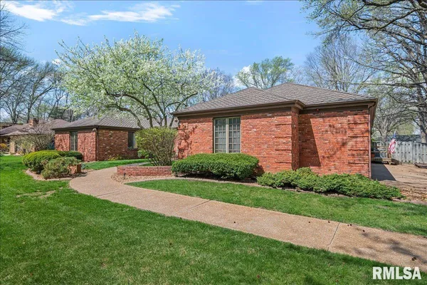 $675,000 | 2223 Cardinal Drive, Springfield, IL 62704