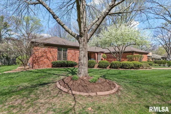 $675,000 | 2223 Cardinal Drive, Springfield, IL 62704