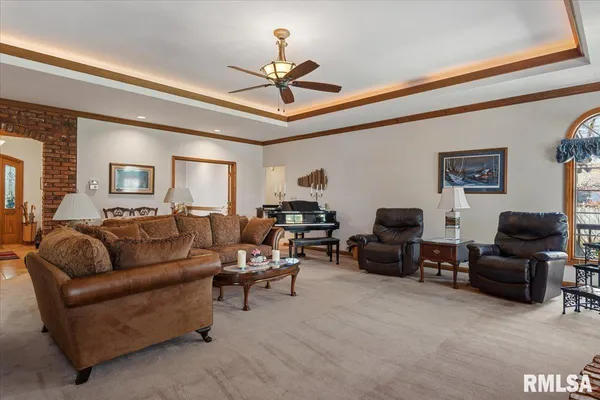 $675,000 | 2223 Cardinal Drive, Springfield, IL 62704