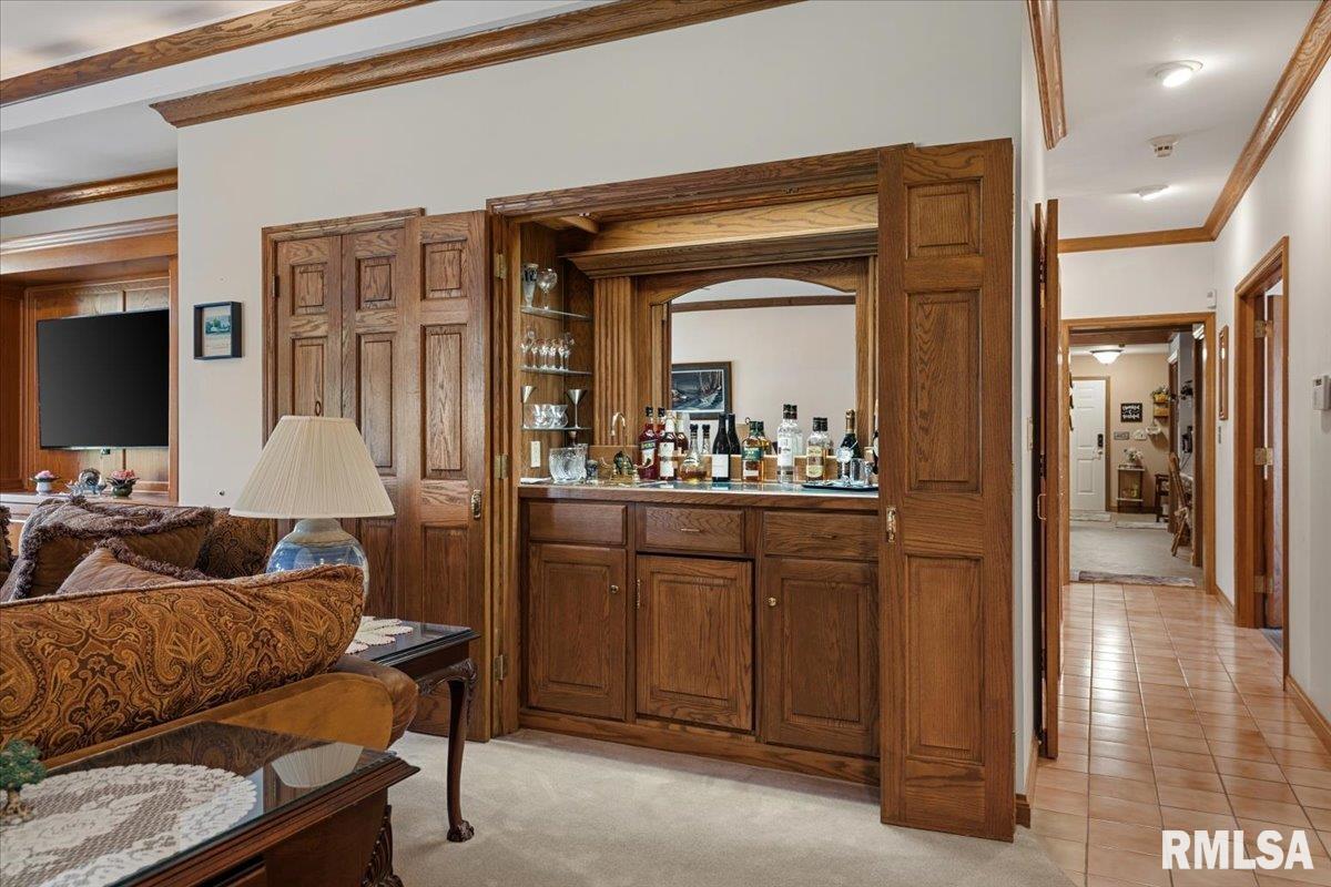 2223 Cardinal Drive Springfield, IL 62704 - Photo 10 of 92