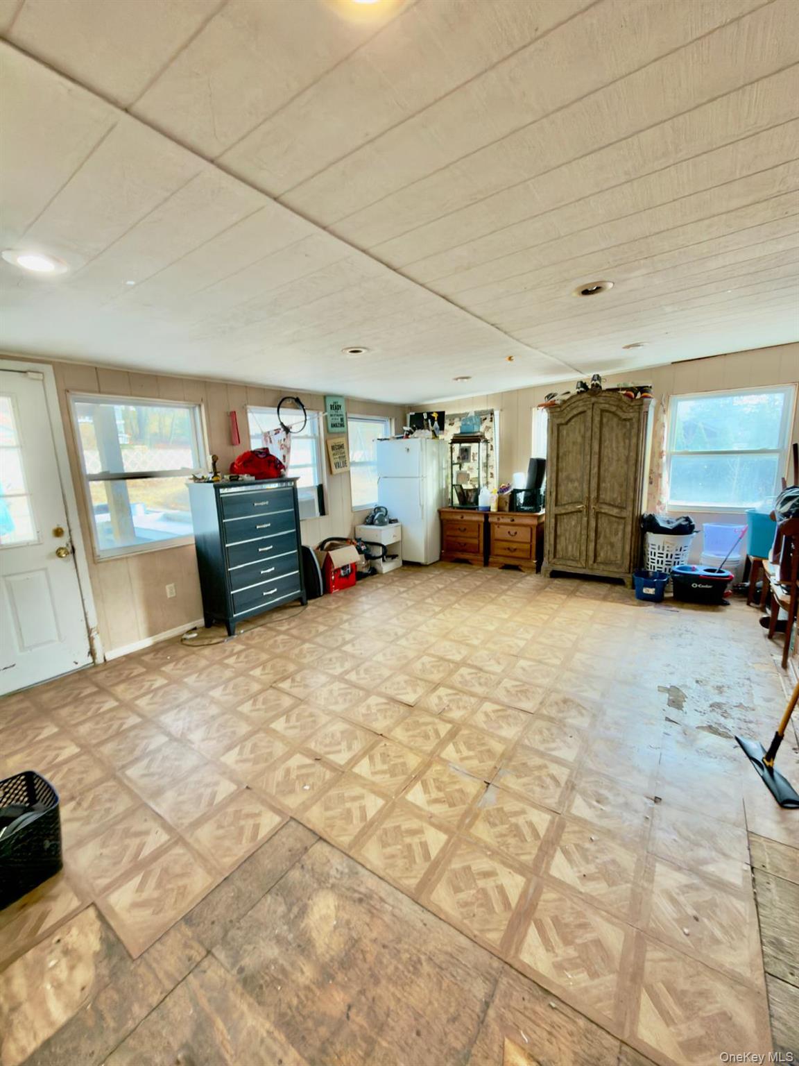 314 River Road Shirley, NY 11967 - Photo 16 of 41