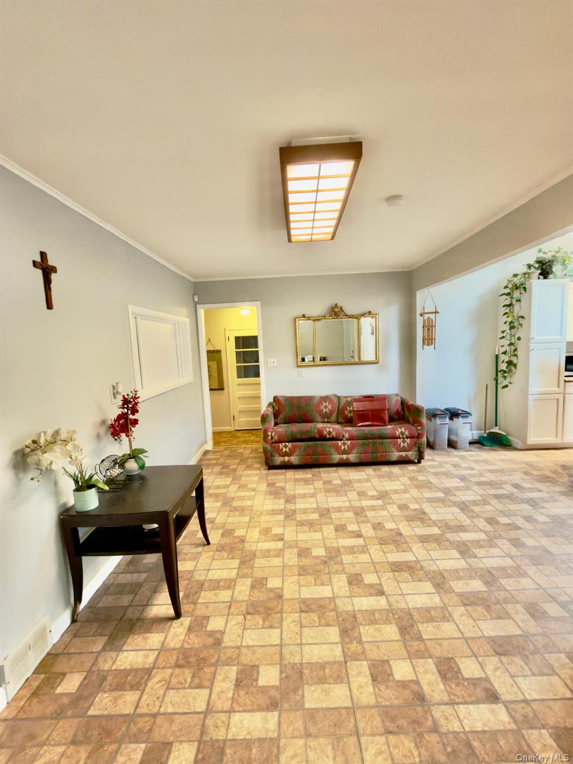 314 River Road Shirley, NY 11967 - Photo 4 of 41