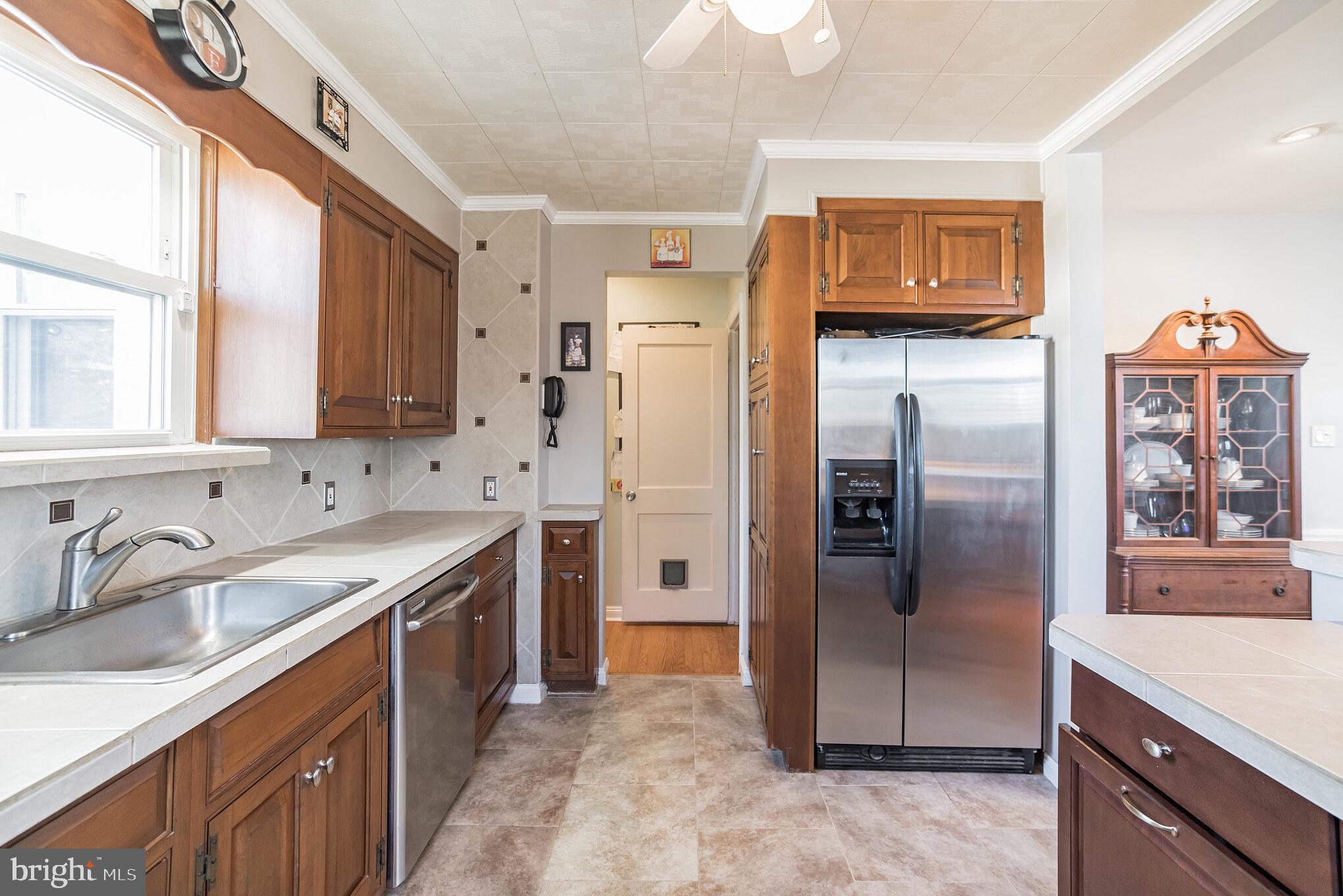 1502 Dorchester Road Havertown, PA 19083 - Photo 13 of 28 Kitchen