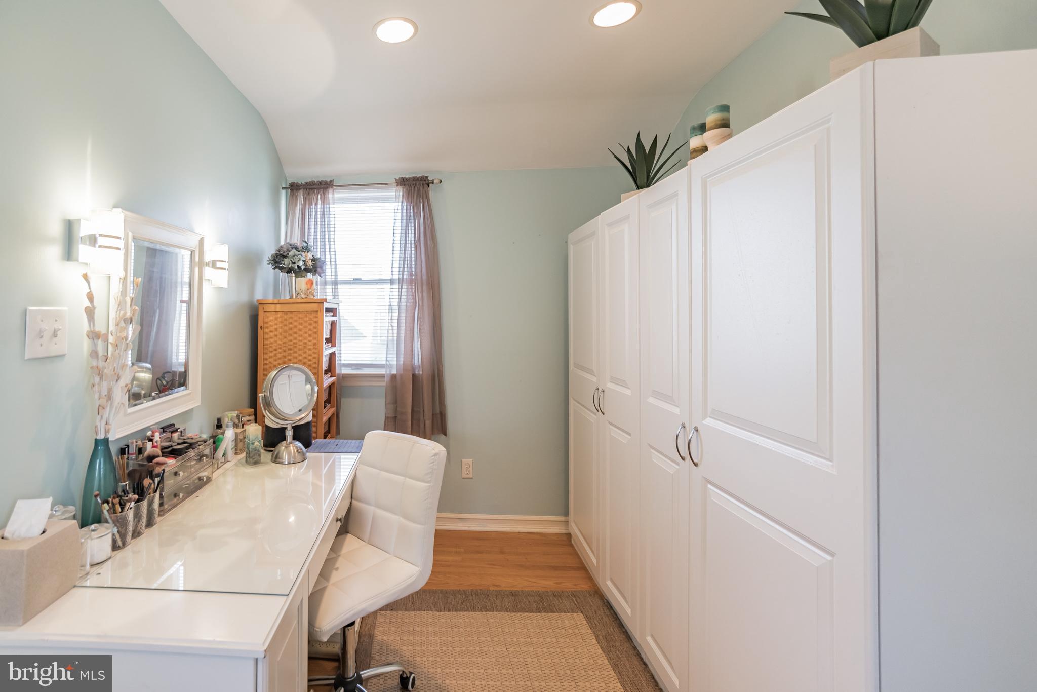 1502 Dorchester Road Havertown, PA 19083 - Photo 21 of 28 Primary Bedroom Nook/Seating Area
