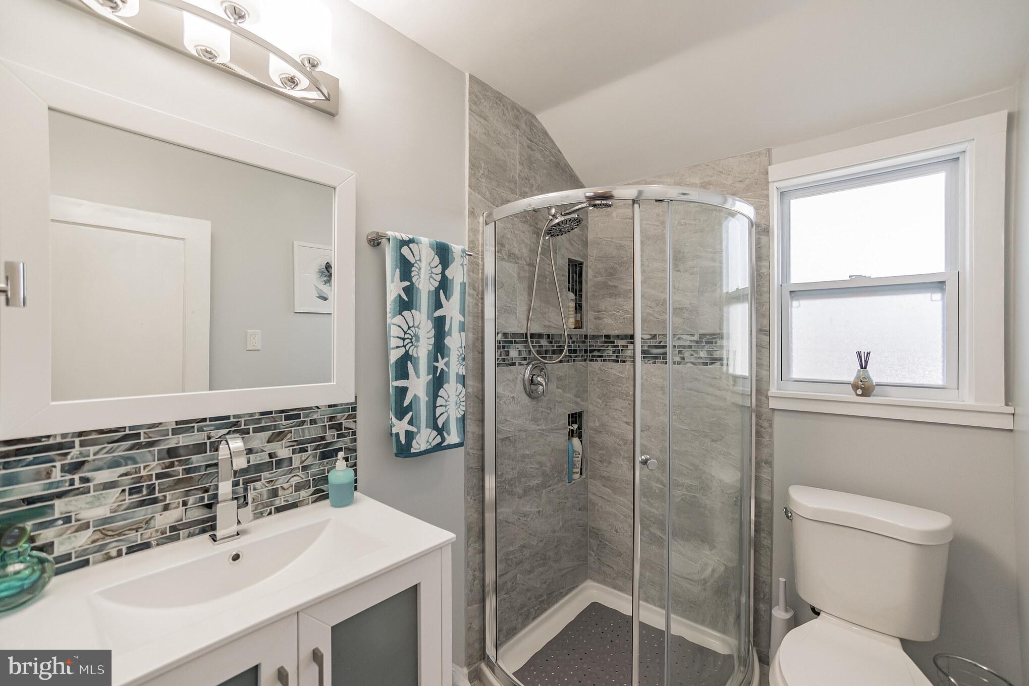 1502 Dorchester Road Havertown, PA 19083 - Photo 22 of 28 En Suite Bathroom