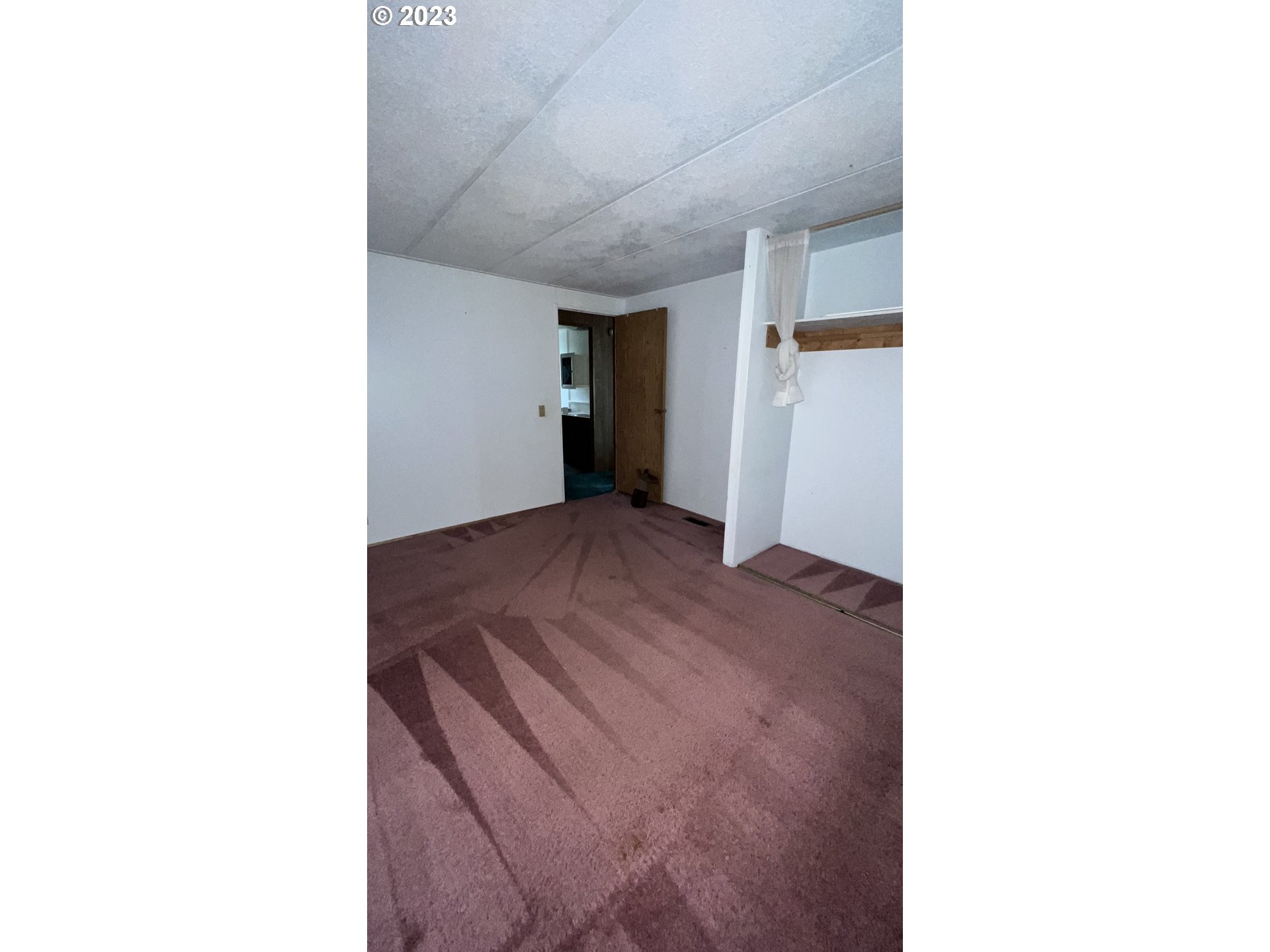 1236 South Toutle Road Toutle, WA 98649 - Photo 22 of 39 a view of an empty room with closet