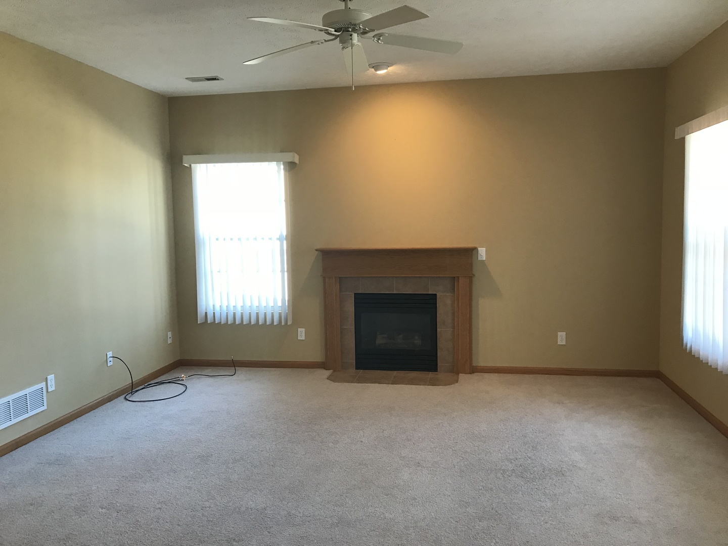 562 Clayton Circle Sycamore, IL 60178 - Photo 5 of 14