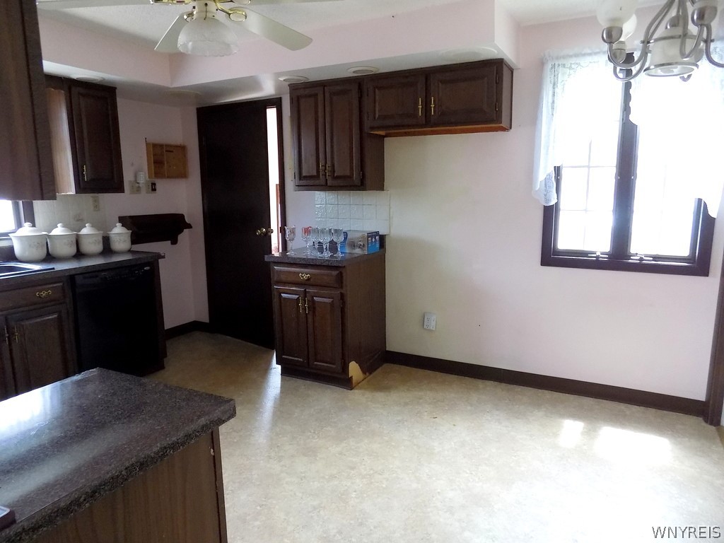 161 Brighton Road Tonawanda, NY 14150 - Photo 9 of 40