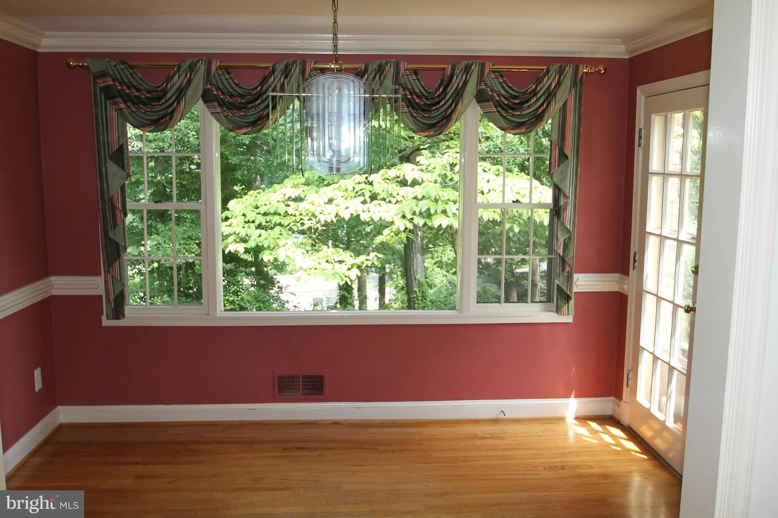 6211 Arkendale Road Alexandria, VA 22307 - Photo 5 of 16 Dining Room