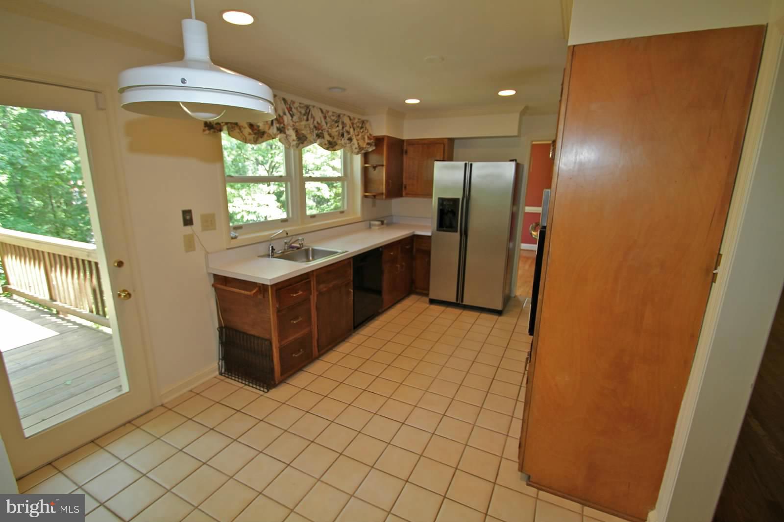 6211 Arkendale Road Alexandria, VA 22307 - Photo 7 of 16 Kitchen