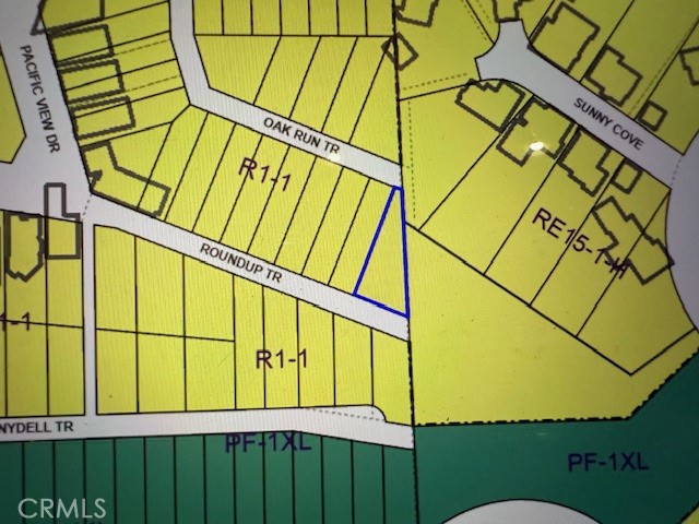 0 N/a Hollywood Hills Los Angeles, CA 90068 - Photo 3 of 3 a view of a swimming pool with a backyard