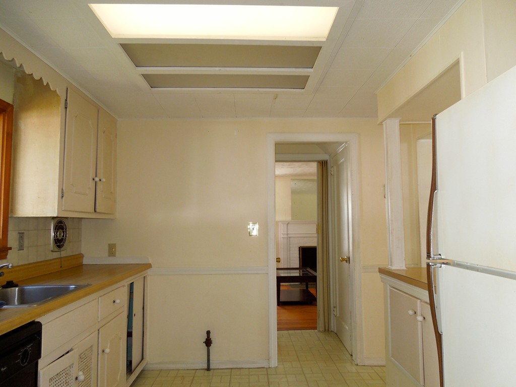 115 Donbray Road Springfield, MA 01119 - Photo 5 of 14 Gallery Image 5