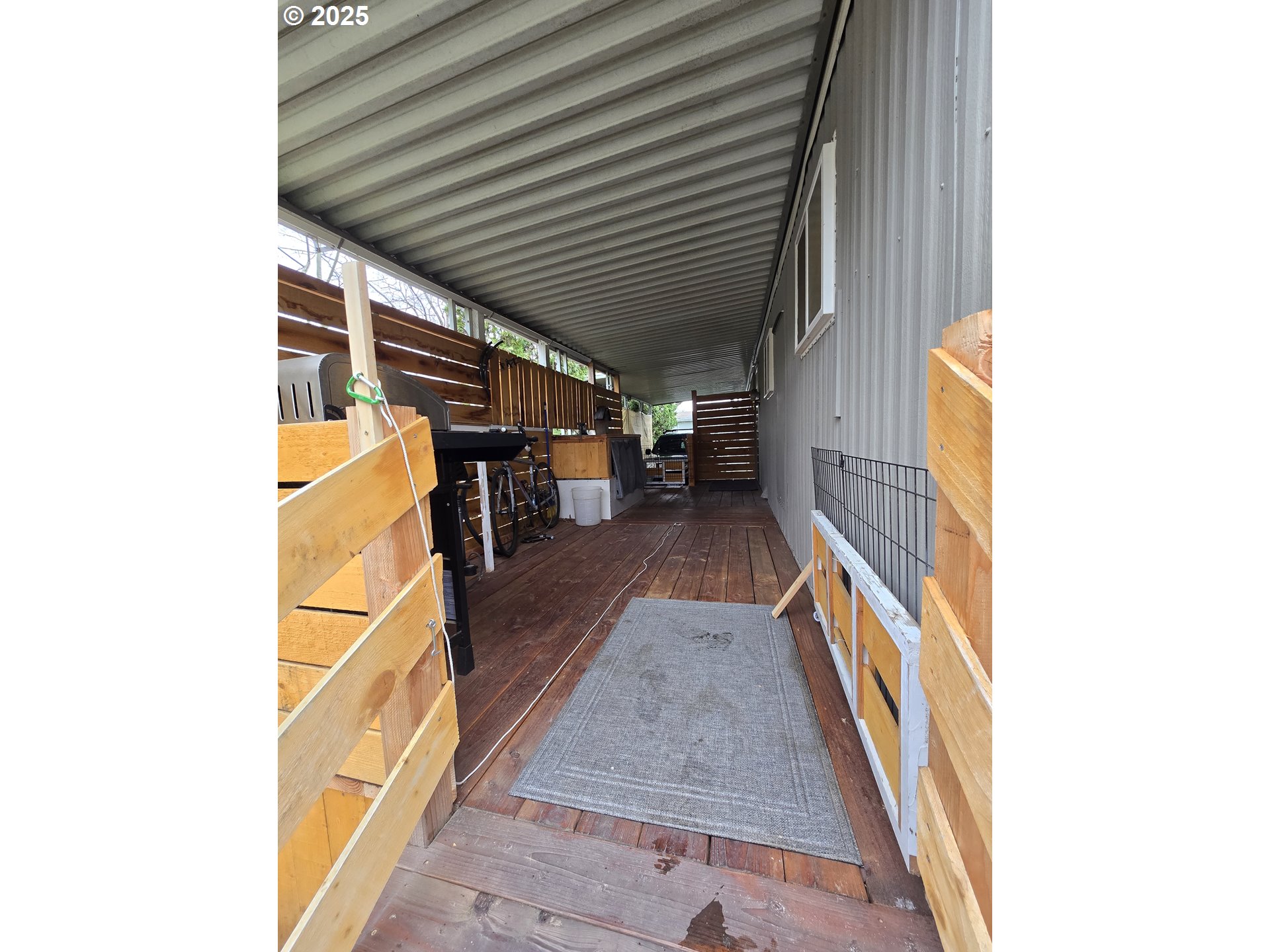 1475 Green Acres Road Eugene, OR 97408 - Photo 16 of 17 a view of a hallway with wooden floor