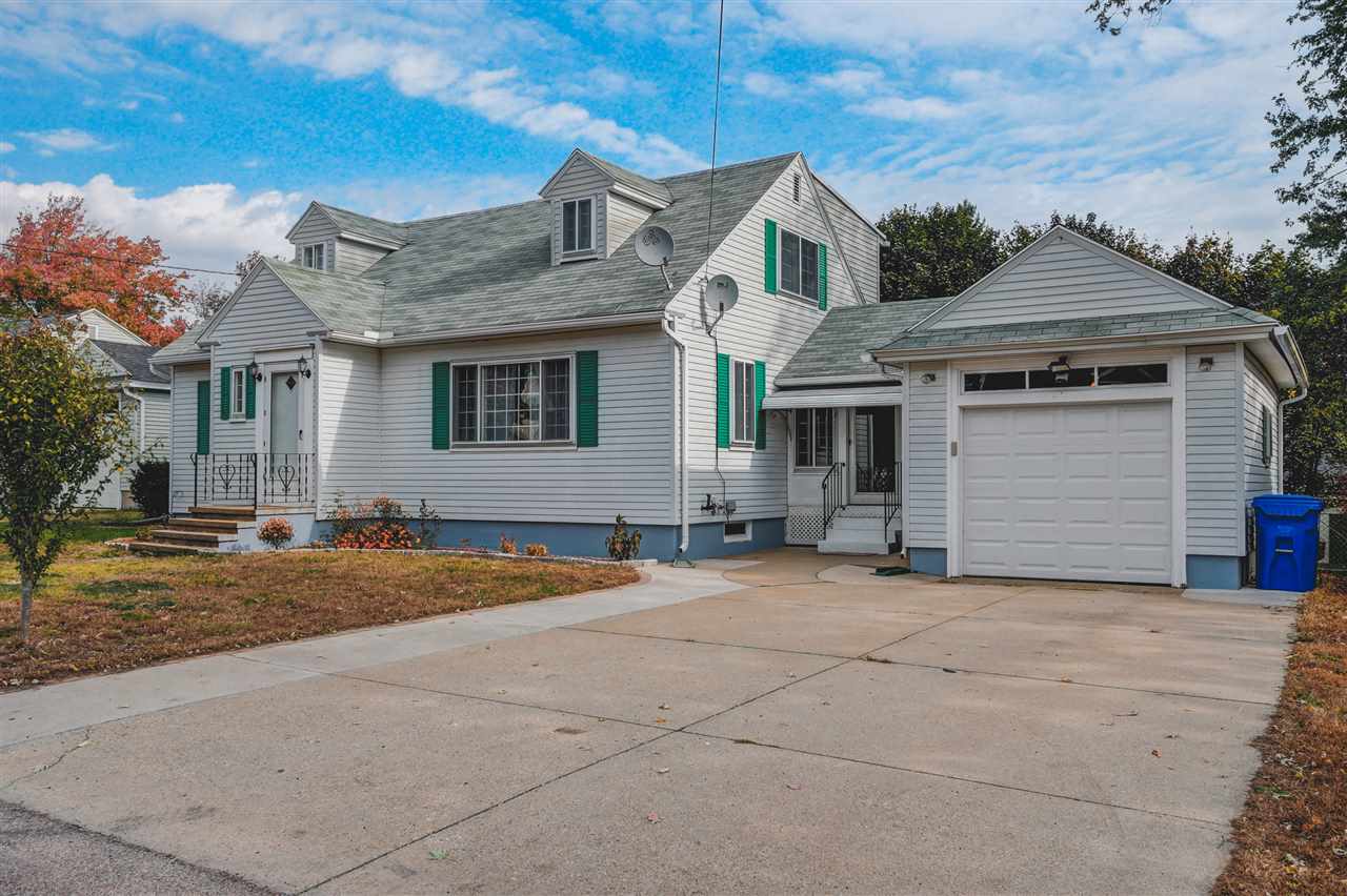 322 South Mammoth Road Manchester, NH 03109 - Photo 2 of 40 Gallery Image 2