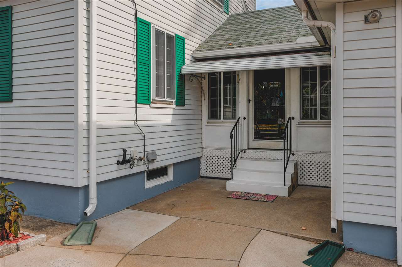 322 South Mammoth Road Manchester, NH 03109 - Photo 4 of 40 Gallery Image 4