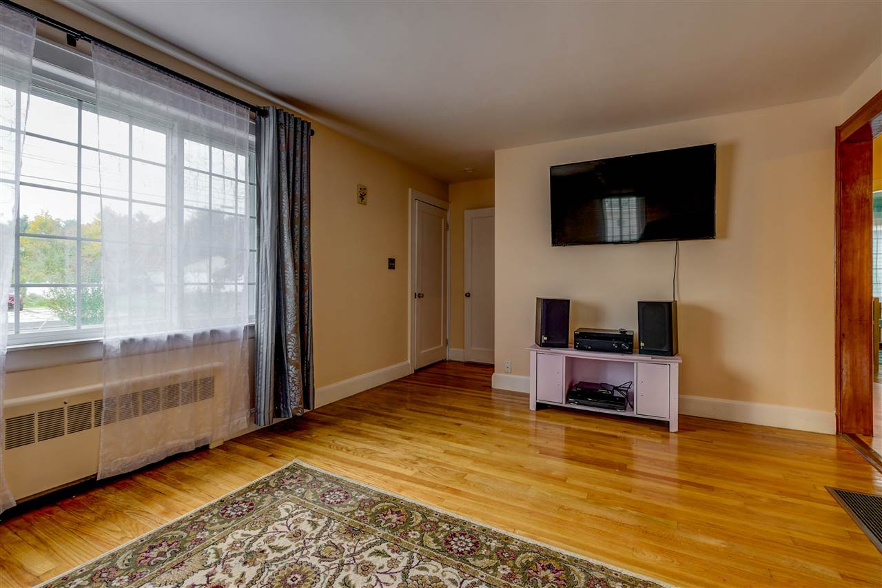 322 South Mammoth Road Manchester, NH 03109 - Photo 8 of 40 Gallery Image 8