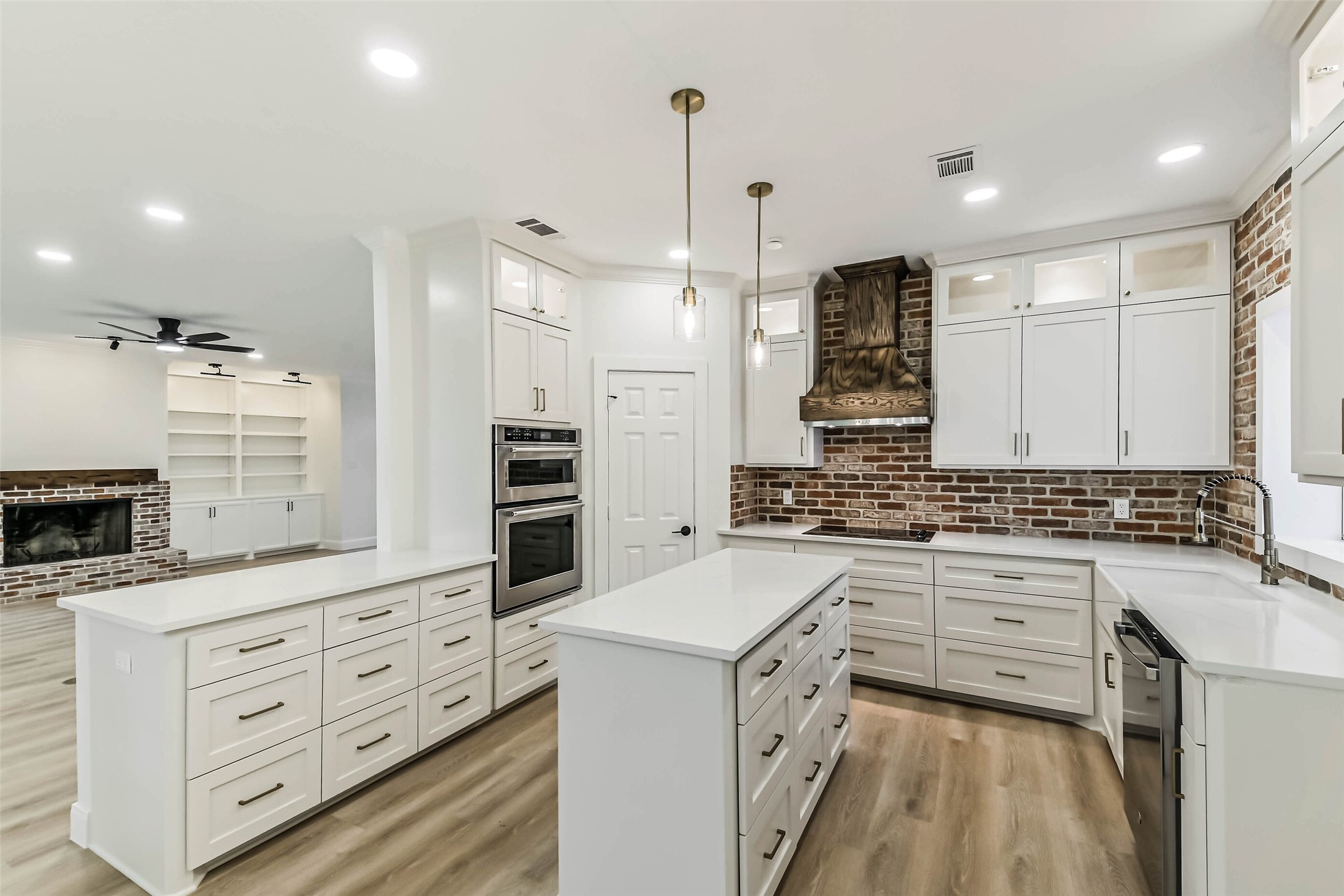103 Forest Court Conroe, TX 77356 - Photo 11 of 40