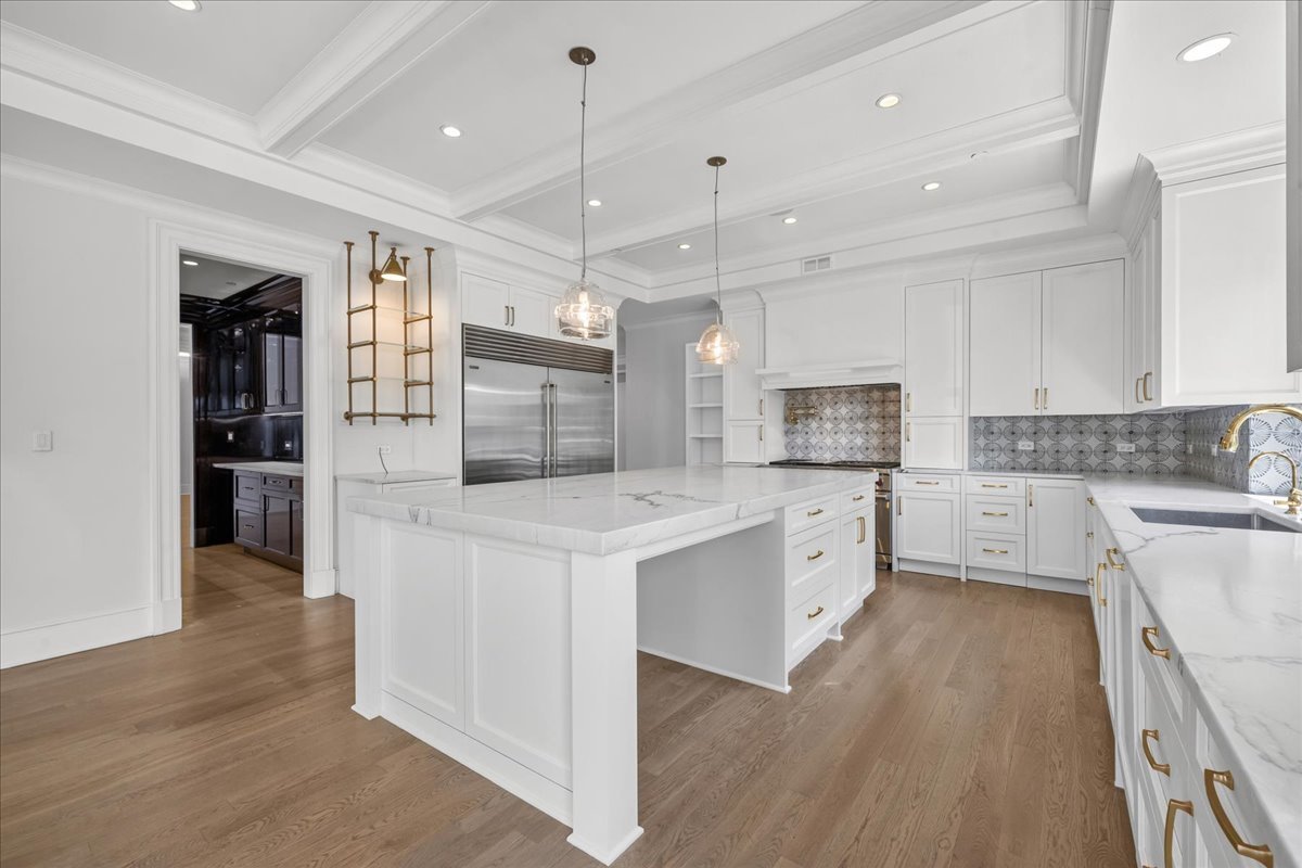 727 North McKinley Road, Unit 100 Lake Forest, IL 60045 - Photo 12 of 37