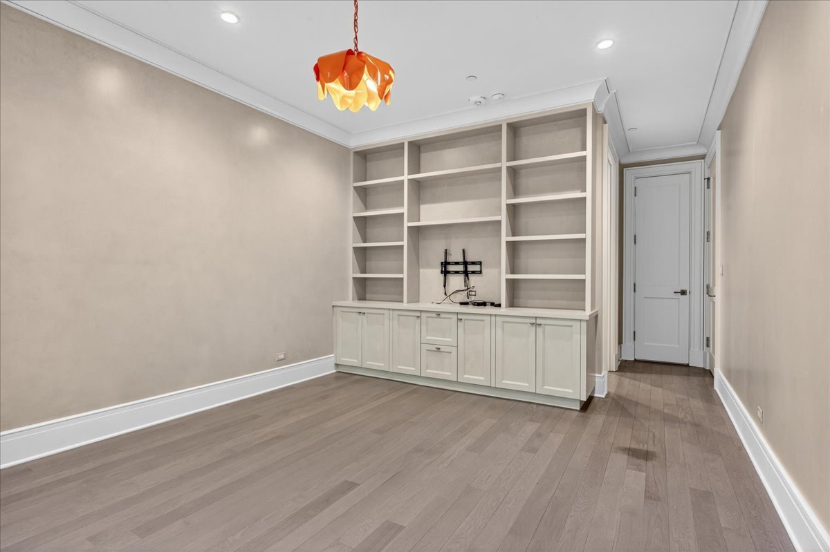 727 North McKinley Road, Unit 100 Lake Forest, IL 60045 - Photo 27 of 37