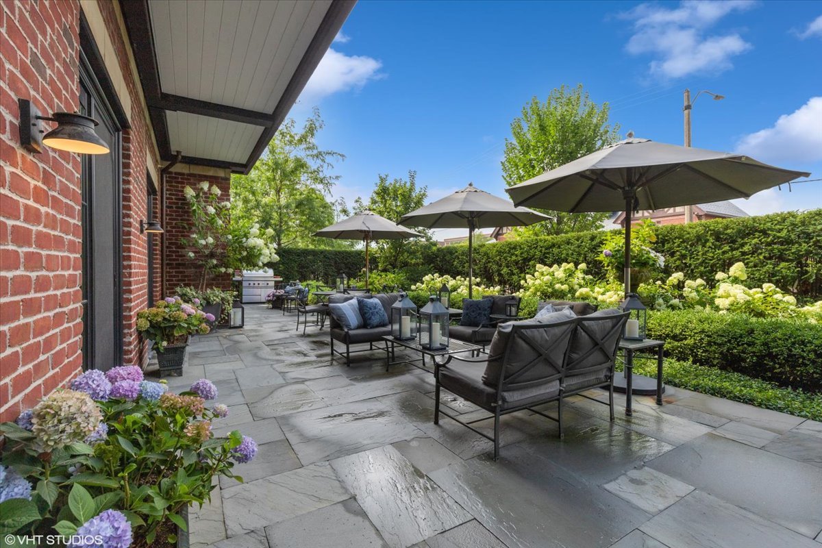 727 North McKinley Road, Unit 100 Lake Forest, IL 60045 - Photo 33 of 37