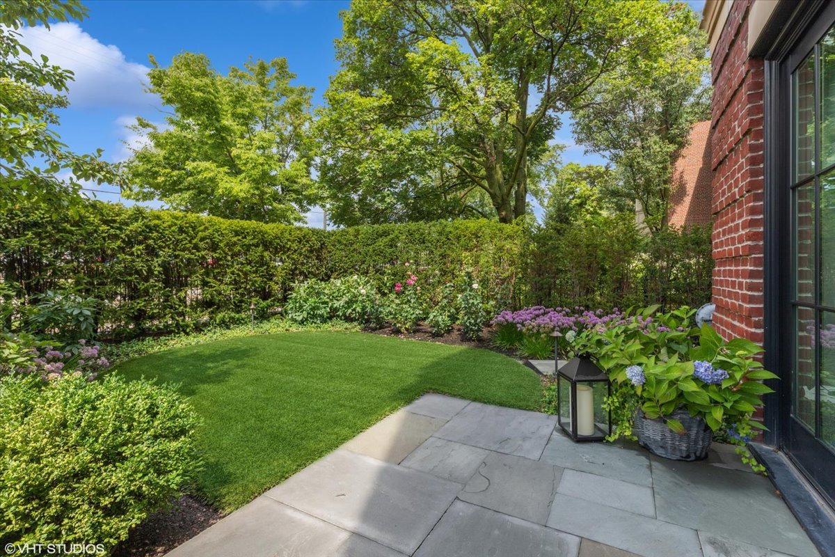 727 North McKinley Road, Unit 100 Lake Forest, IL 60045 - Photo 36 of 37