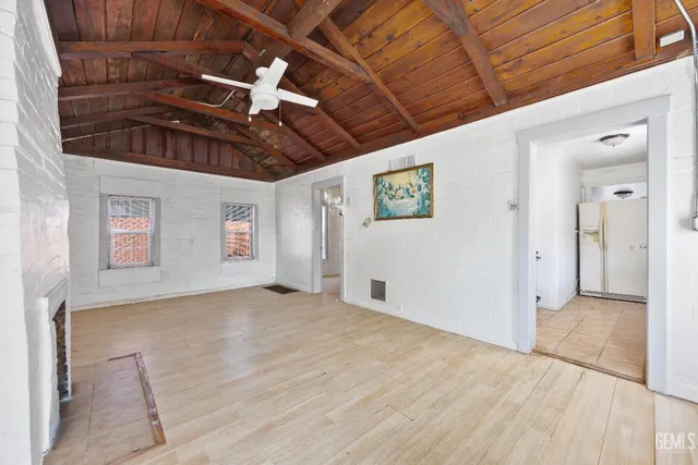 a view of empty room