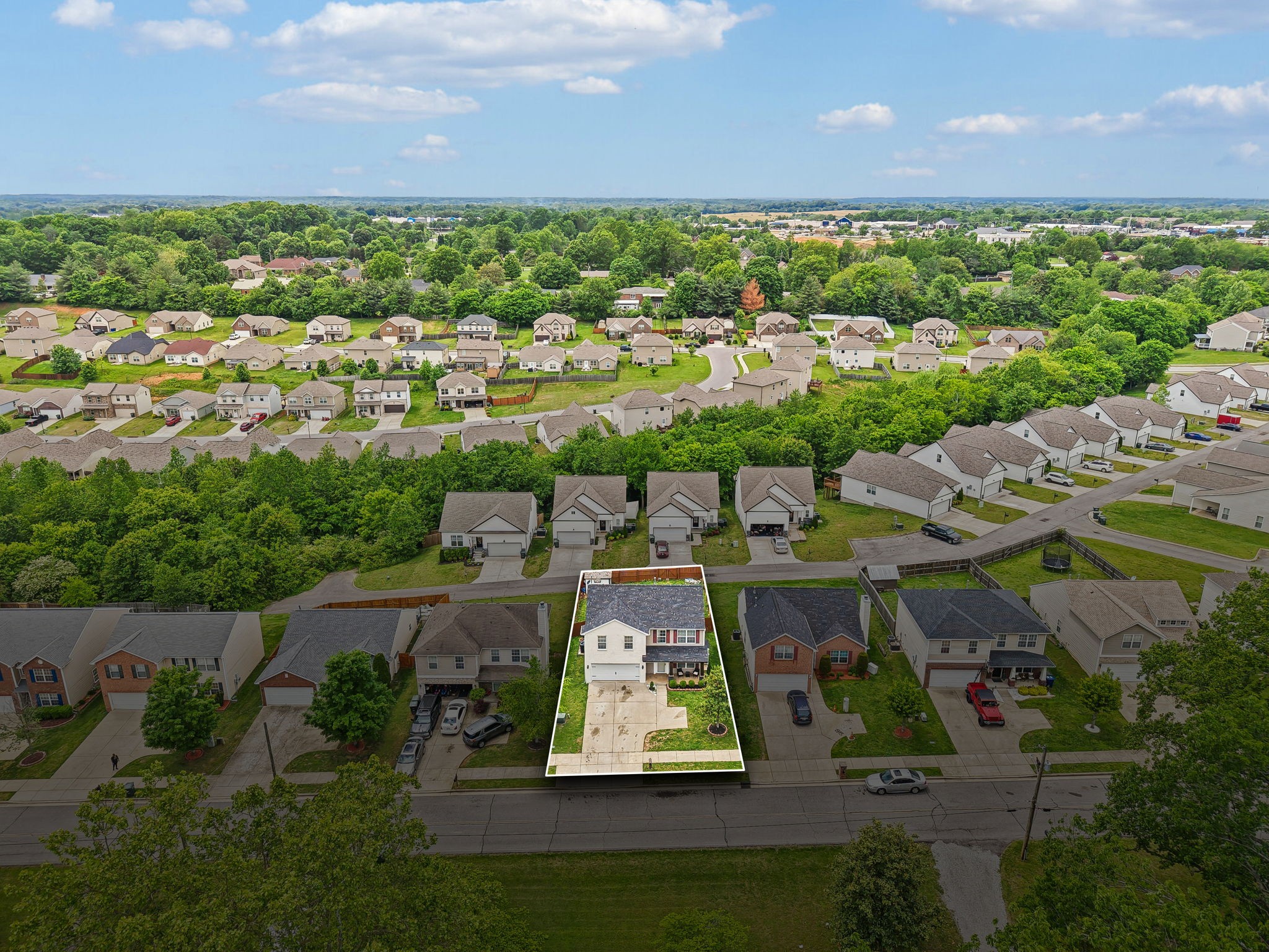 325 Golfview Lane Springfield, TN 37172 - Photo 2 of 51 an aerial view of residential houses with outdoor space and ocean view