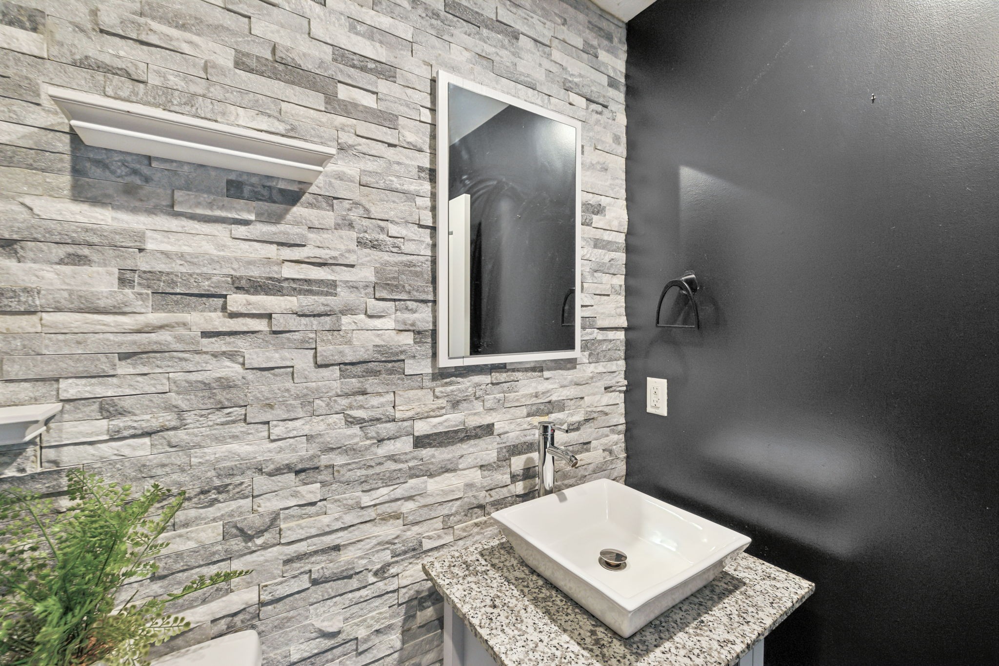 325 Golfview Lane Springfield, TN 37172 - Photo 25 of 51 a bathroom with a toilet