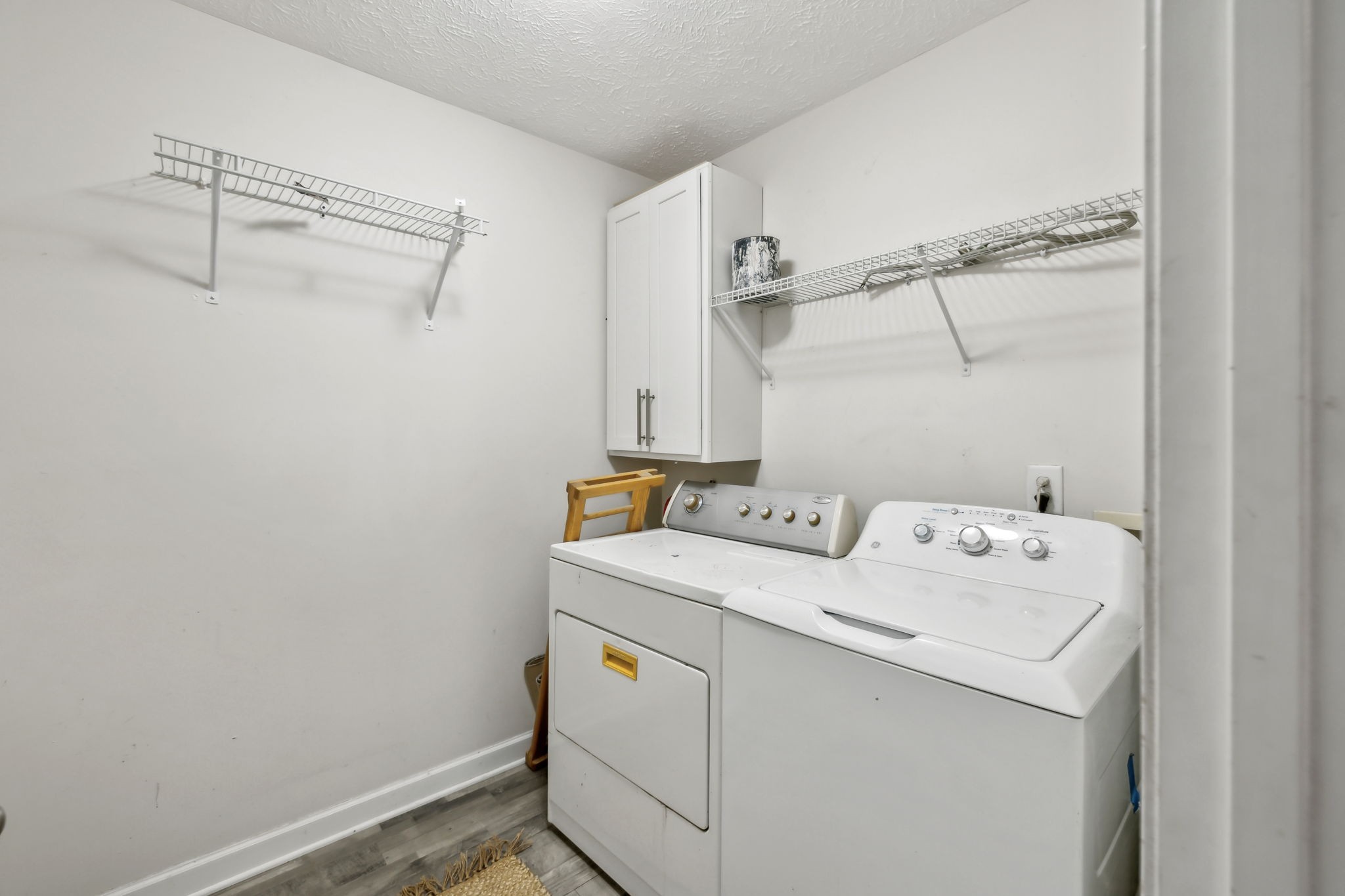 325 Golfview Lane Springfield, TN 37172 - Photo 29 of 51 a utility room with dryer and washer