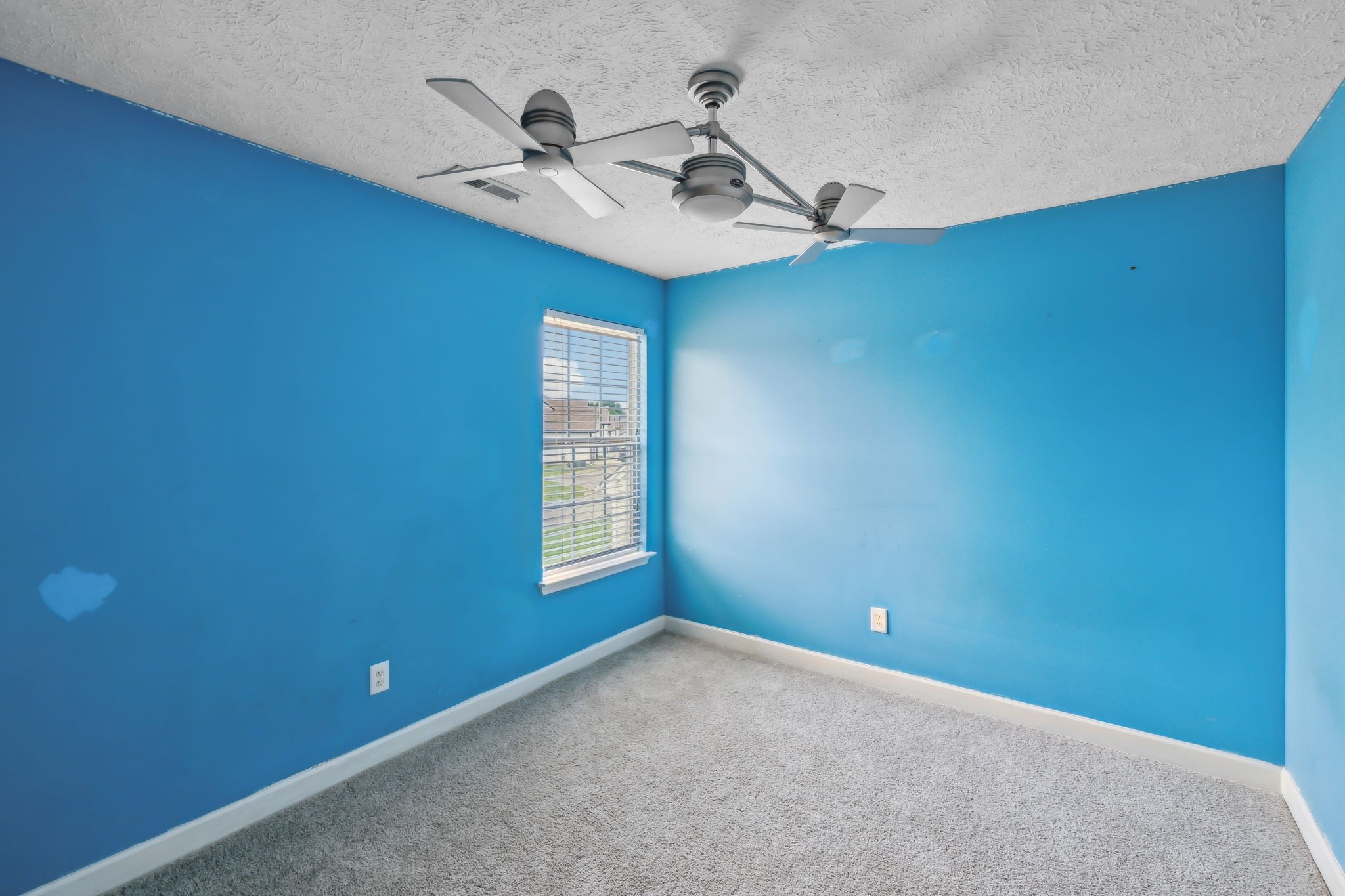 325 Golfview Lane Springfield, TN 37172 - Photo 33 of 51 a view of empty room with windows