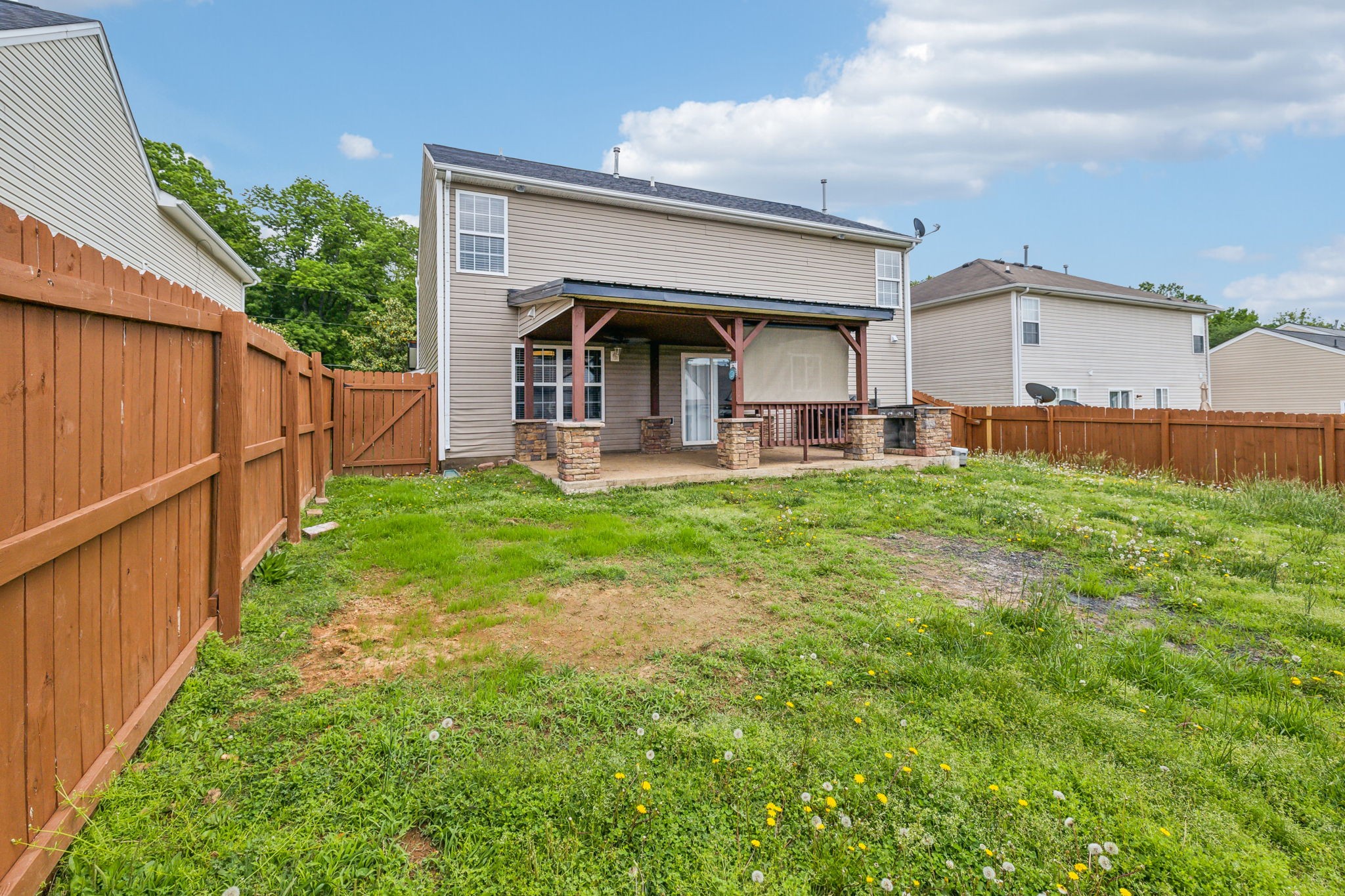 325 Golfview Lane Springfield, TN 37172 - Photo 45 of 51 a view of a front of house with a yard