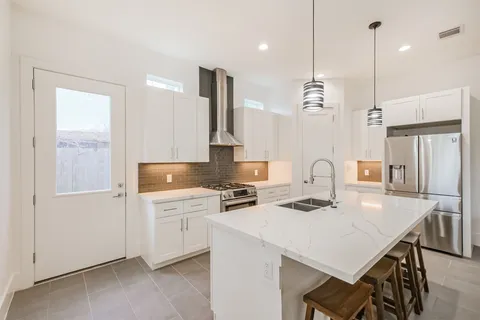 $490,000 | 5209 Gano Street, Houston, TX 77009