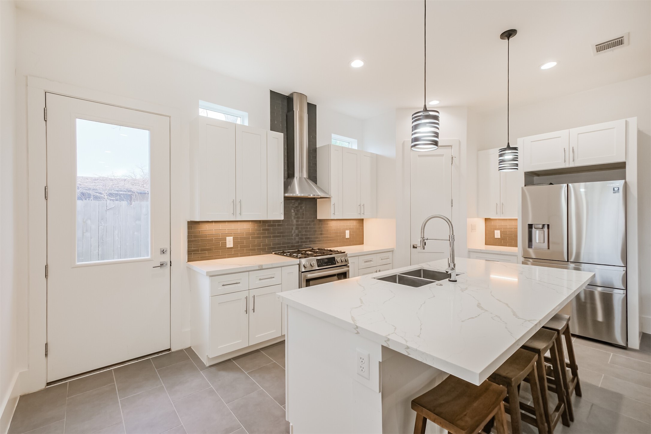 5209 Gano Street Houston, TX 77009 - Photo 11 of 34